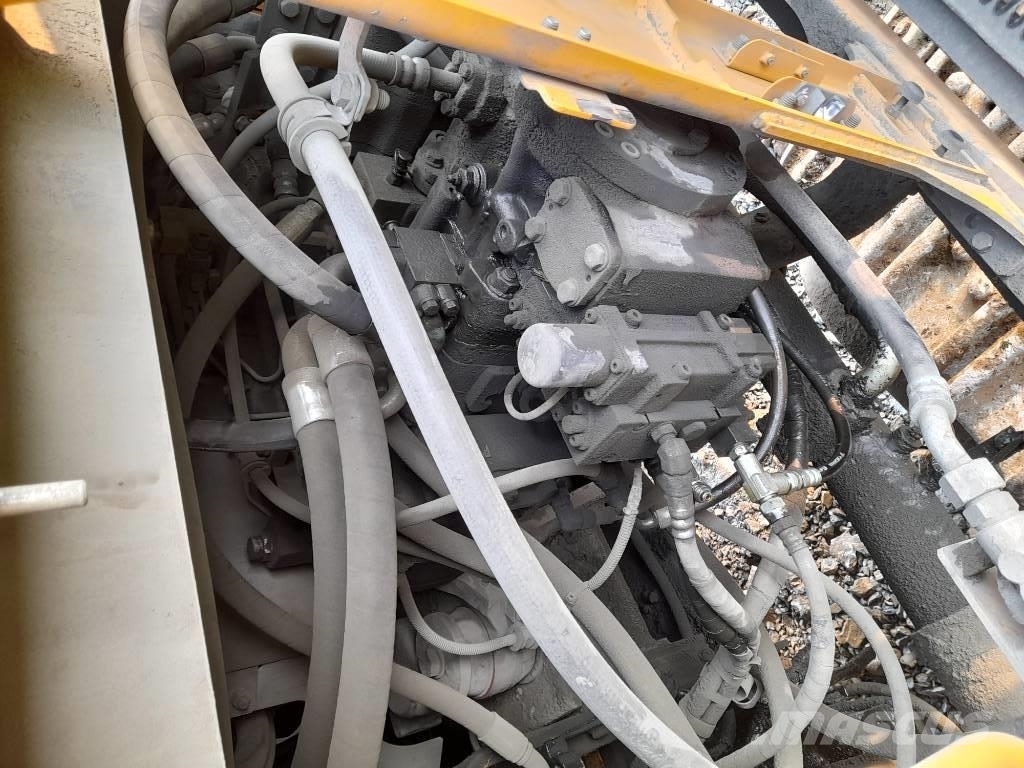 Komatsu PC700LC-11 Escavadeiras de esteiras