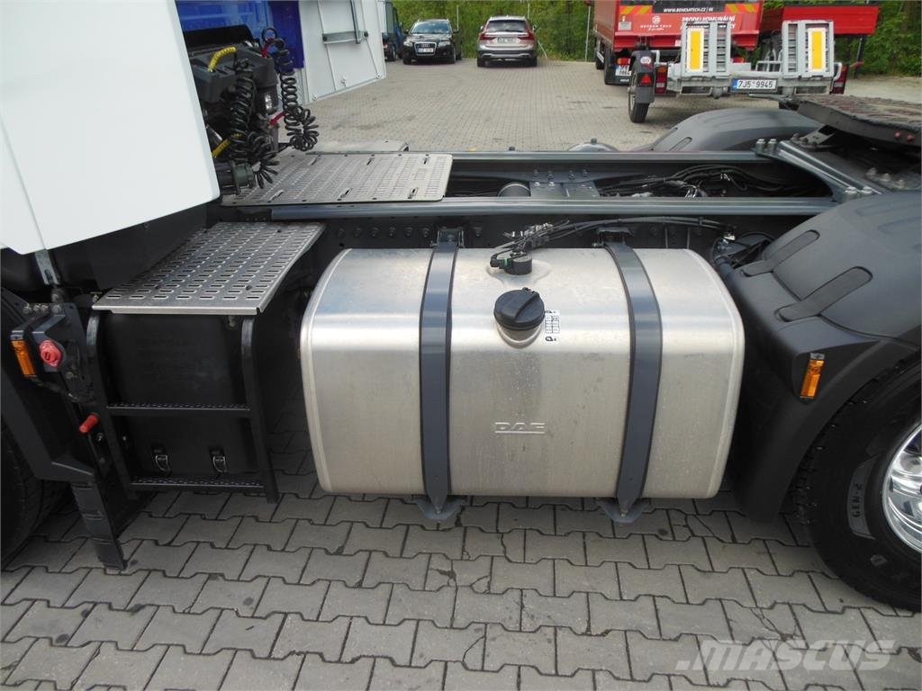 DAF XF530 FTT, 6x4, Retarder, Souprava 70 Tun, Pou Tractor Units
