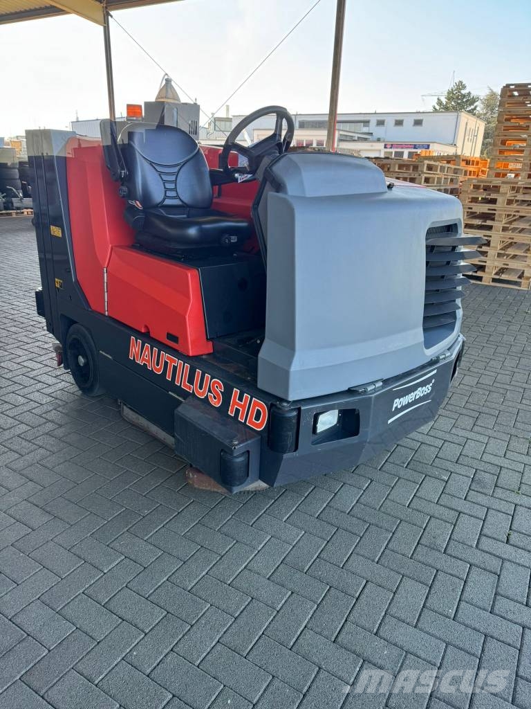 Szorowarka Hako Powerboss Nautilius TYLKO 345mth Kombinasjons feie-/vaskemaskiner