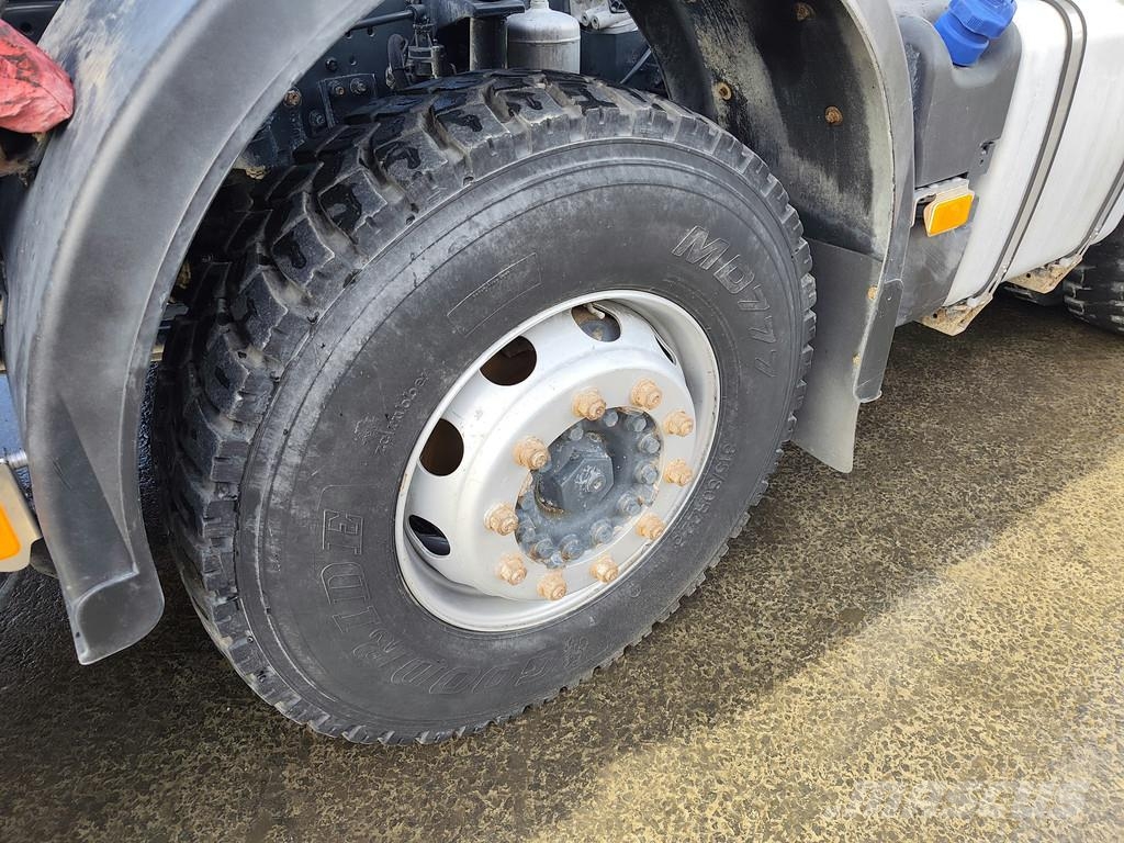 Iveco Trakker 500 8x4 kipper AD410T . Camion ribaltabili