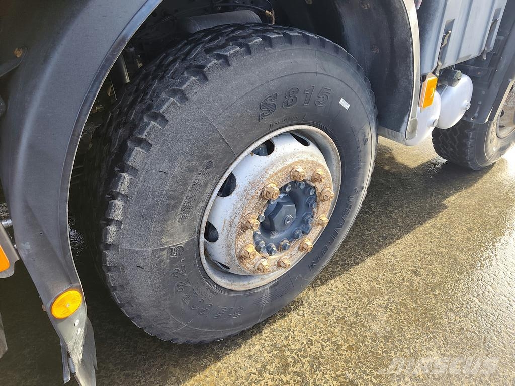 Iveco Trakker 500 8x4 kipper AD410T . Camion ribaltabili