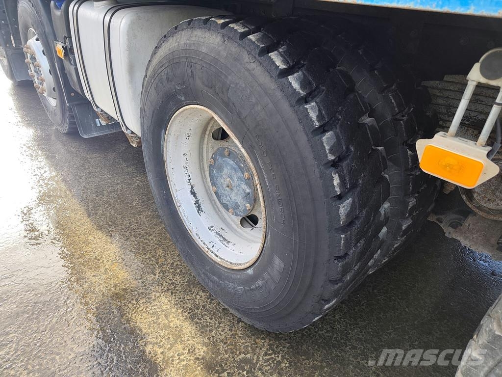 Iveco Trakker 500 8x4 kipper AD410T . Camion ribaltabili