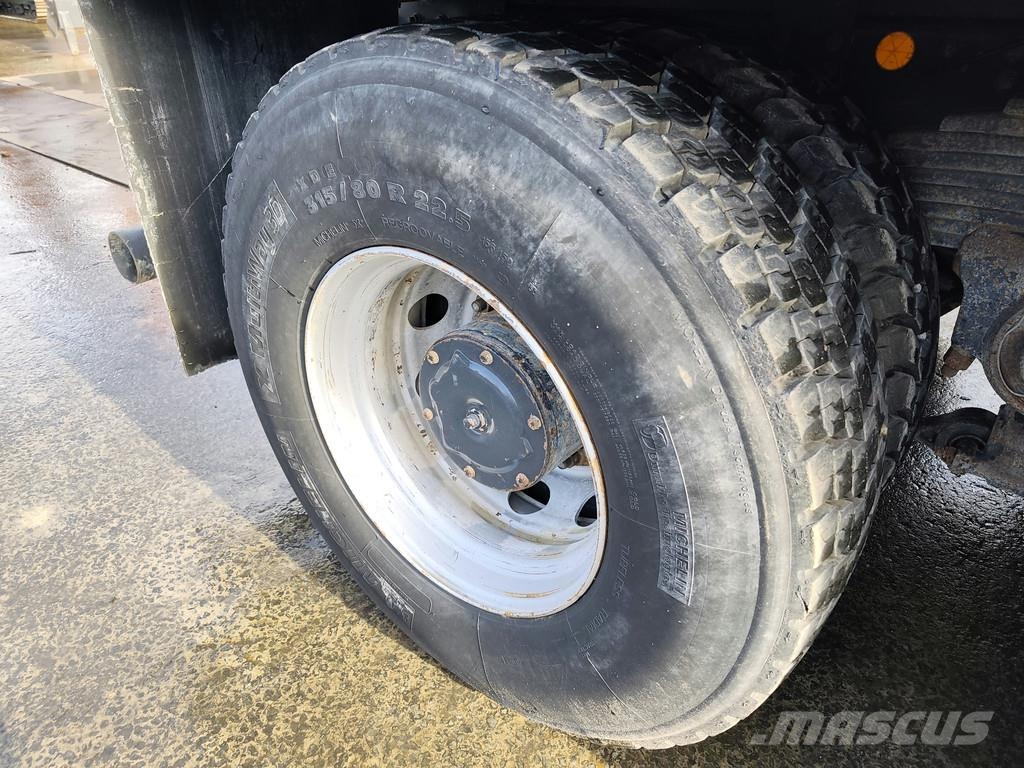Iveco Trakker 500 8x4 kipper AD410T . Camion ribaltabili
