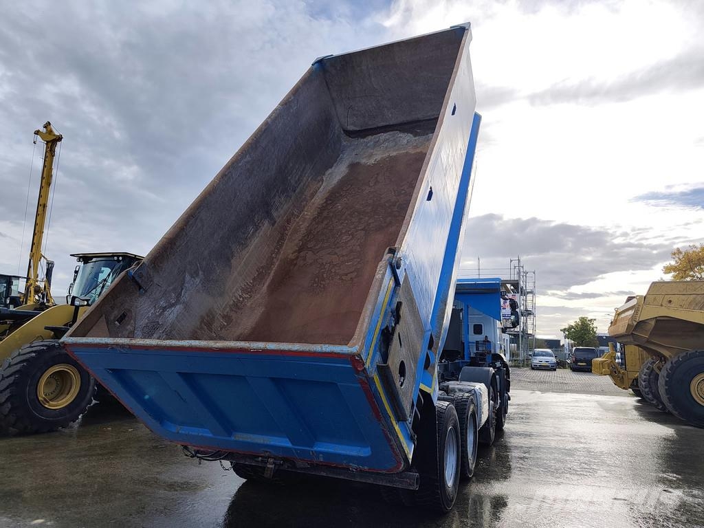 Iveco Trakker 500 8x4 kipper AD410T . Camion ribaltabili