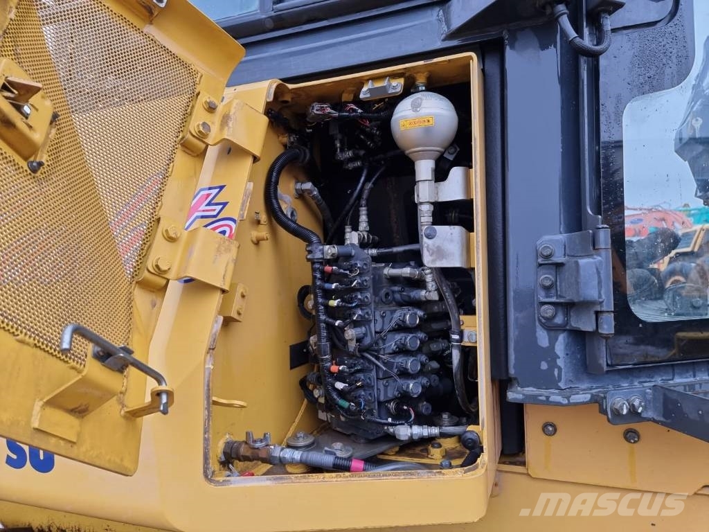 Komatsu D 61 PX-23 Buldooserid