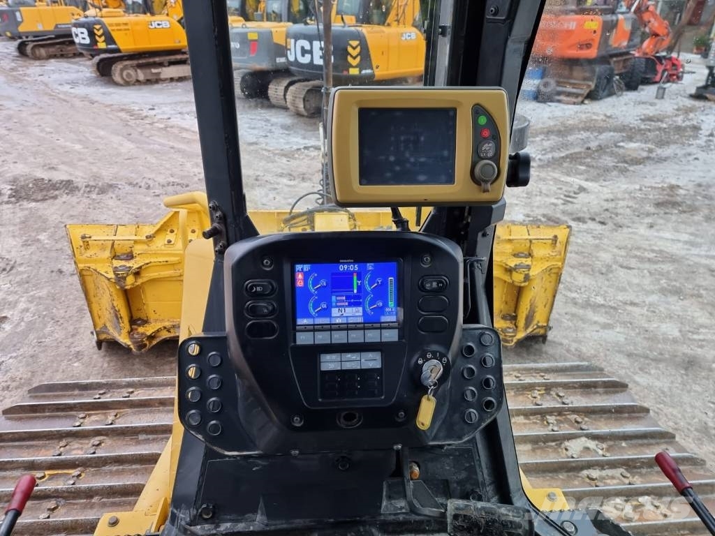 Komatsu D 61 PX-23 Buldooserid