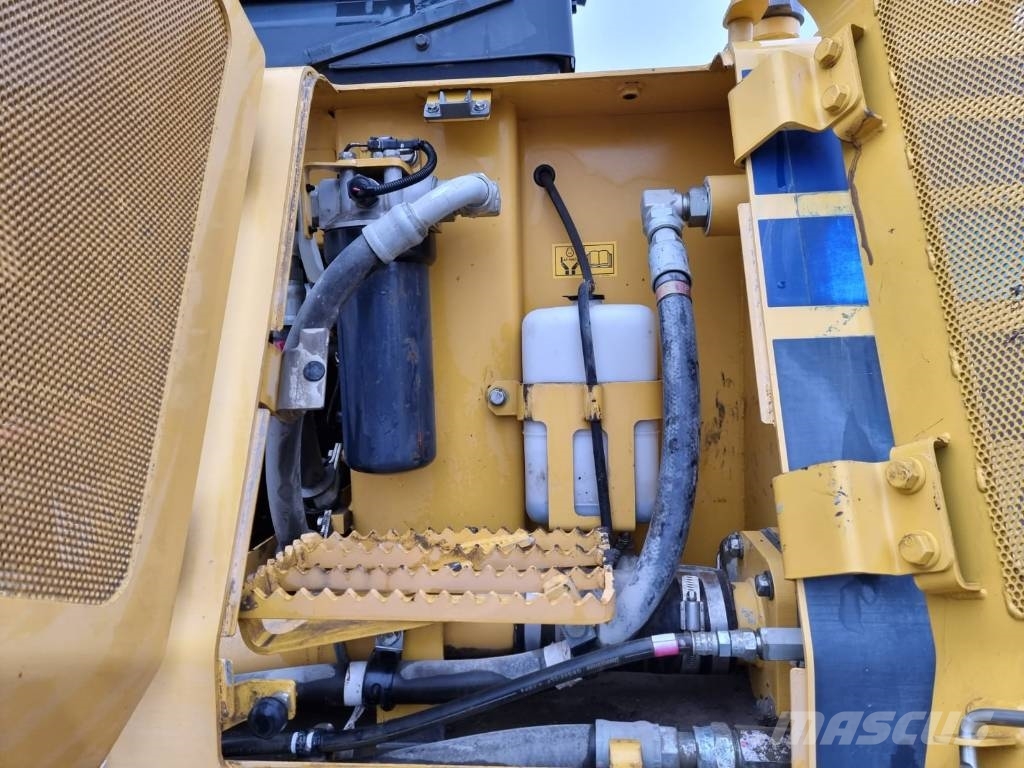 Komatsu D 61 PX-23 Buldooserid