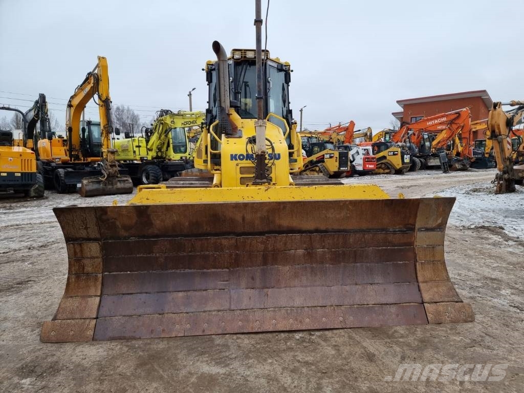 Komatsu D 61 PX-23 Buldooserid