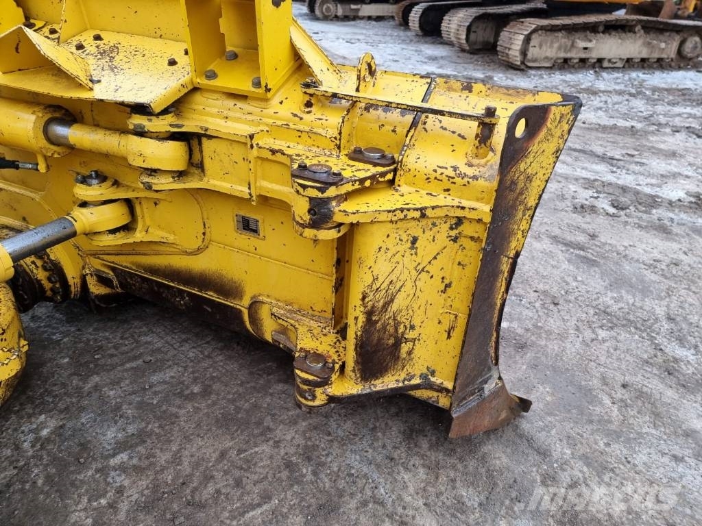 Komatsu D 61 PX-23 Buldooserid