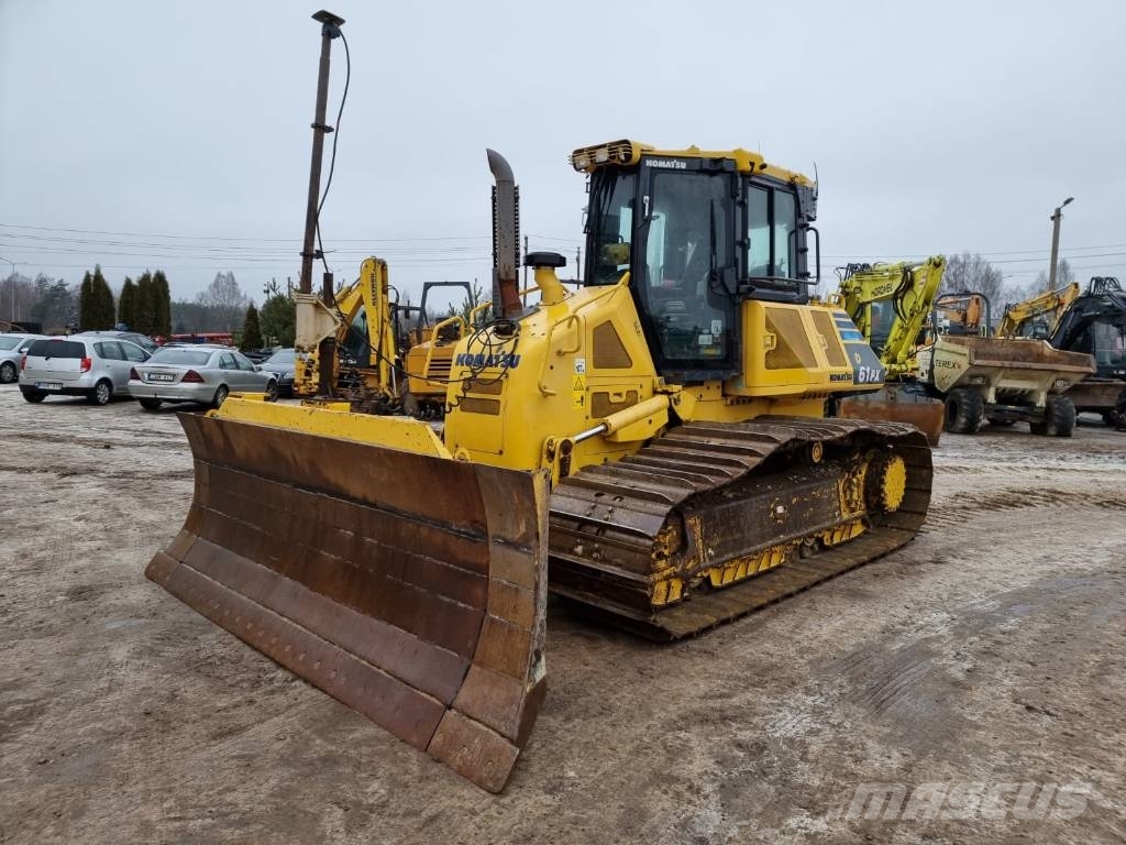 Komatsu D 61 PX-23 Buldooserid