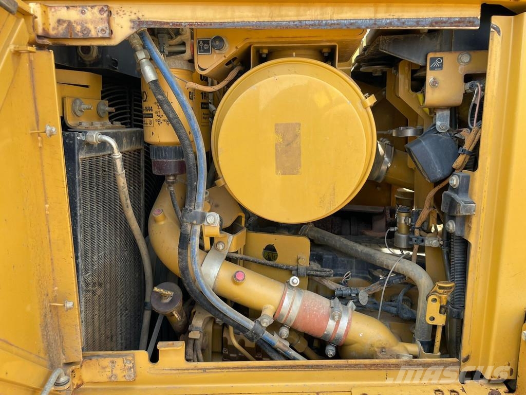 CAT D6T XL Bulldozer