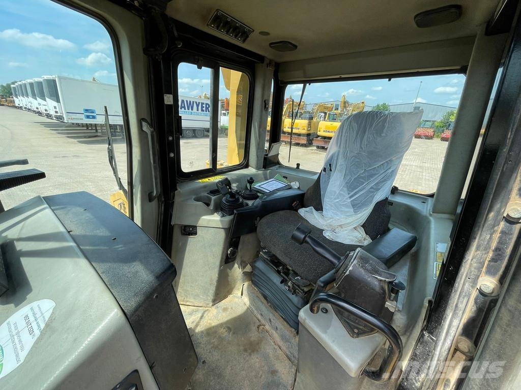 CAT D6T XL 履带式推土机