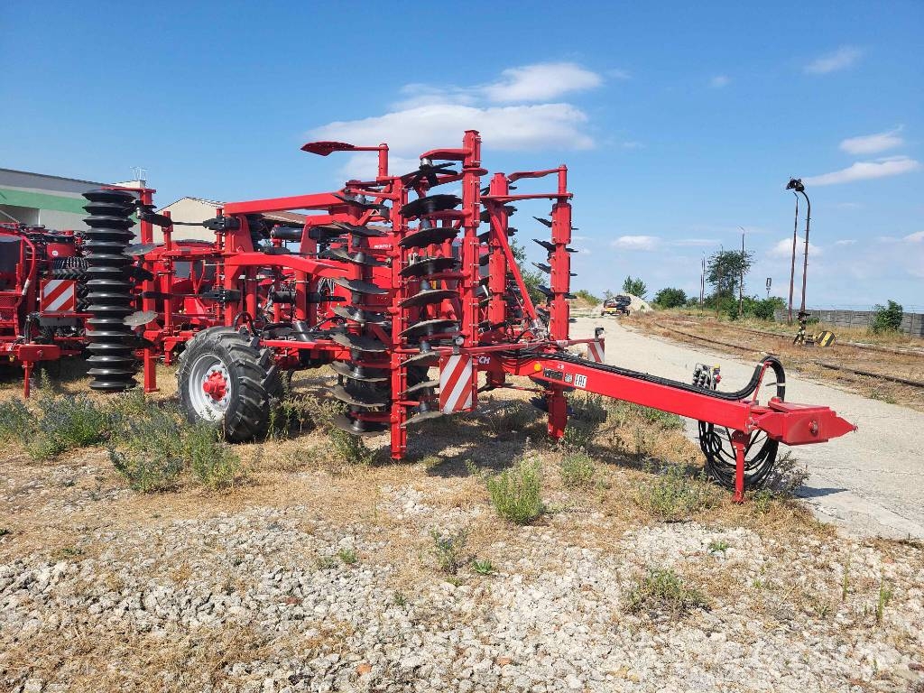 Horsch Terrano 4 MT Cultivatoren