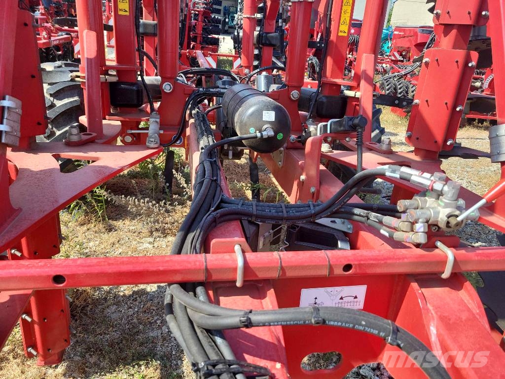 Horsch Terrano 4 MT Cultivatoren