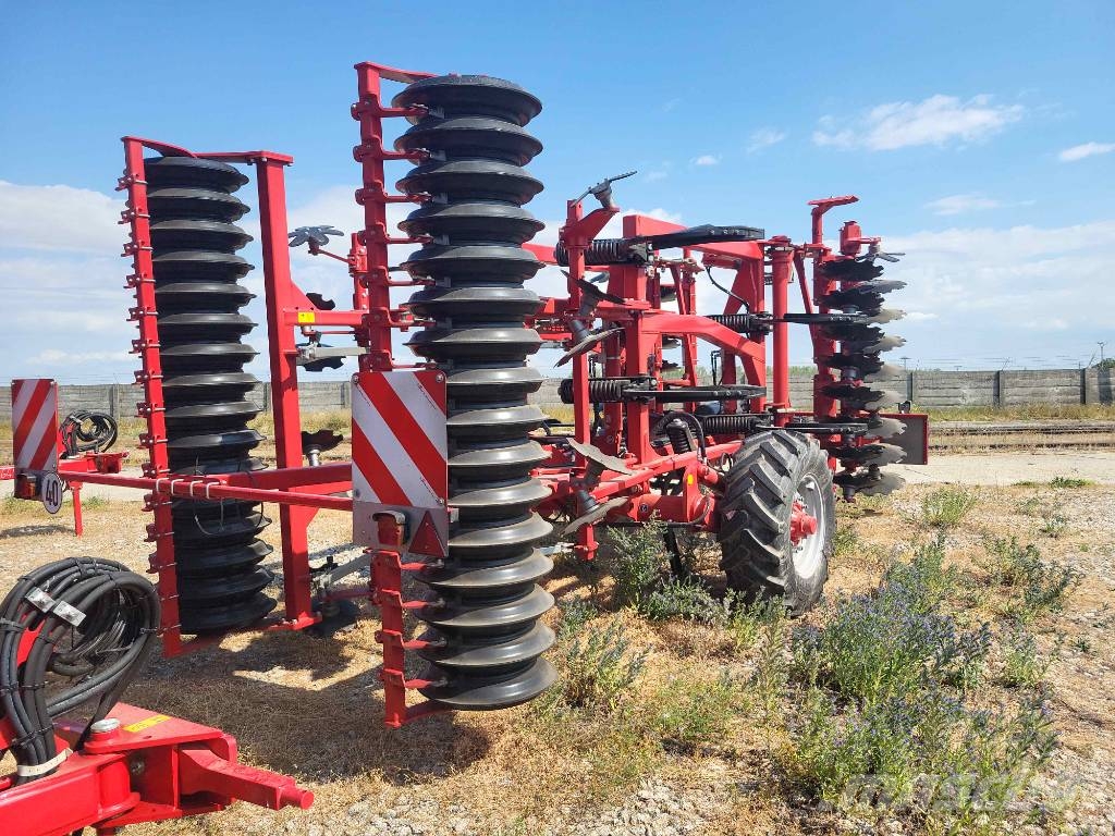 Horsch Terrano 4 MT Cultivatoren