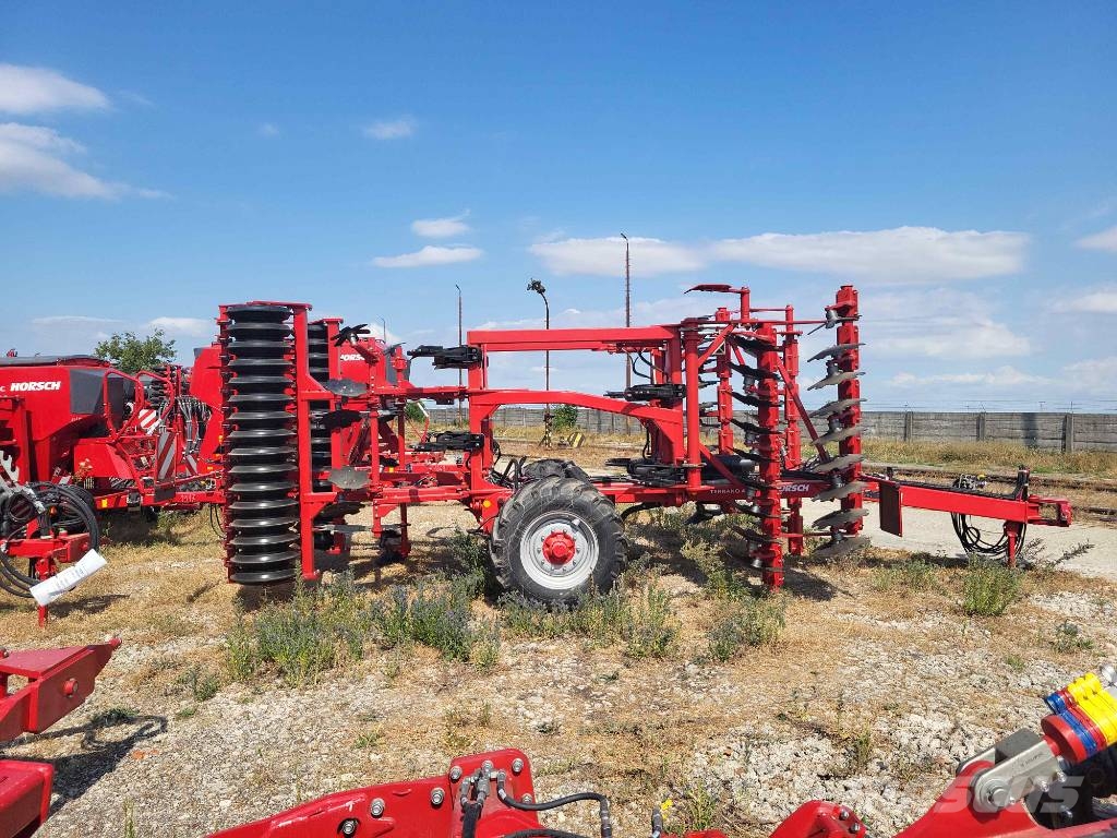 Horsch Terrano 4 MT Cultivatoren