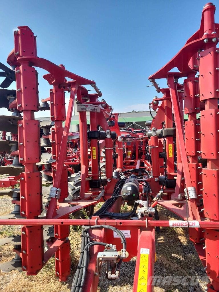 Horsch Terrano 4 MT Cultivatoren