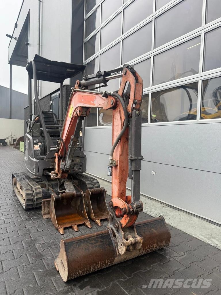 Yanmar Vio17 حفارات صغيرة أقل من 7 طن (حفارات صغيرة)