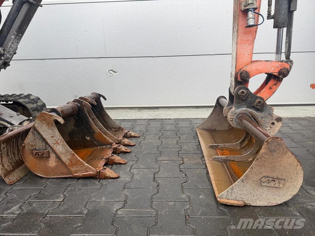 Yanmar Vio17 حفارات صغيرة أقل من 7 طن (حفارات صغيرة)