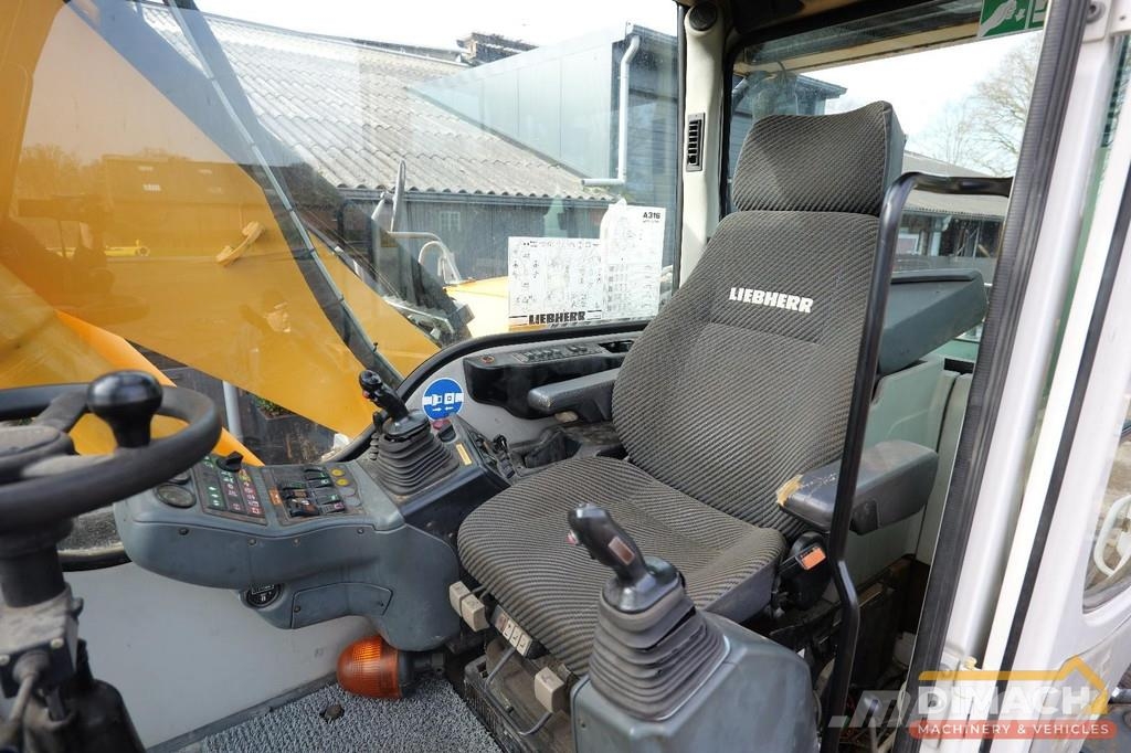 Liebherr A316 LITRONIC Mono boom - blade + outriggers - air Special excavators