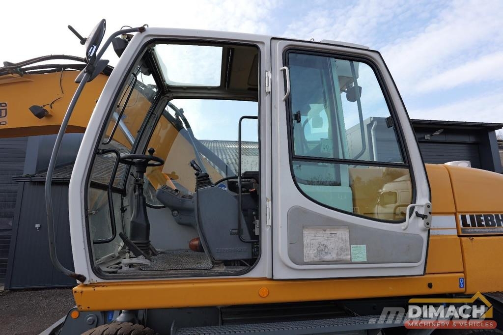 Liebherr A316 LITRONIC Mono boom - blade + outriggers - air Special excavators