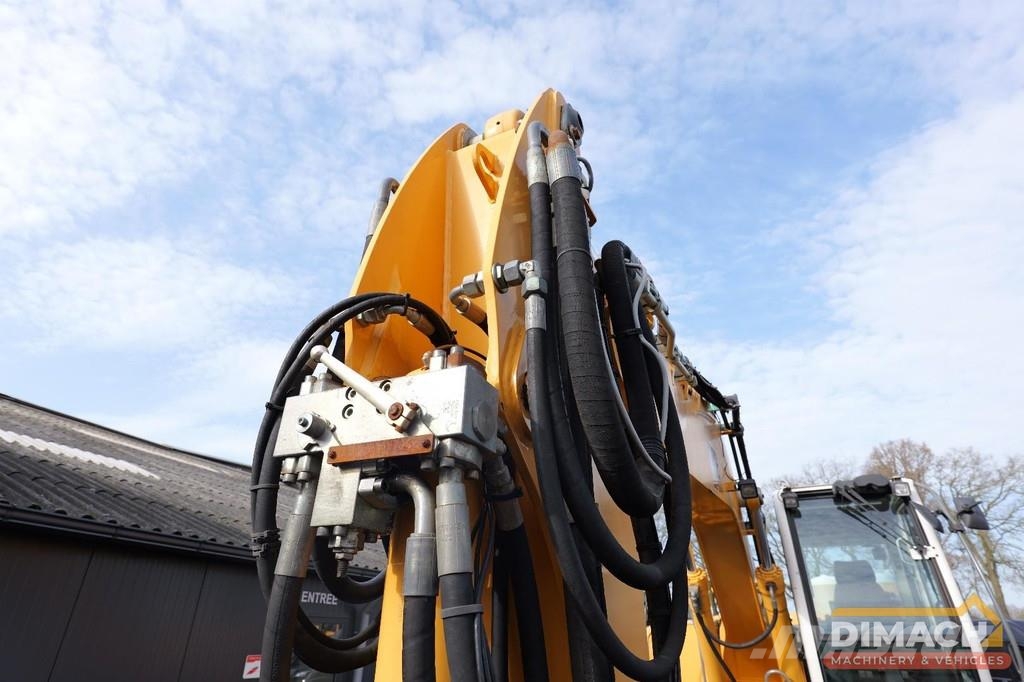 Liebherr A316 LITRONIC Mono boom - blade + outriggers - air Special excavators