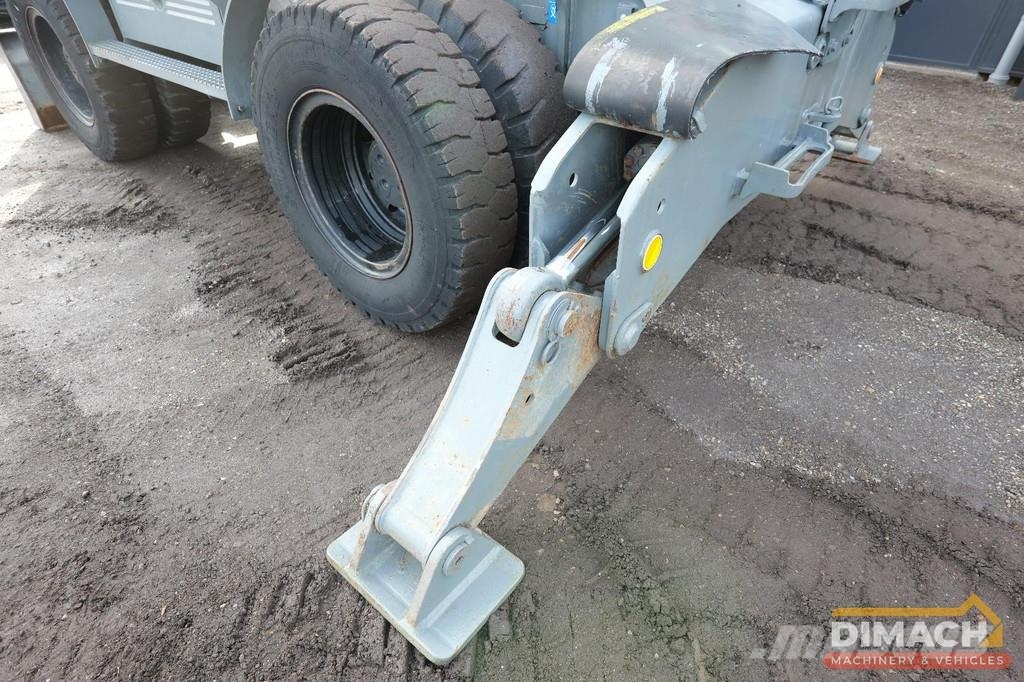 Liebherr A316 LITRONIC Mono boom - blade + outriggers - air Special excavators
