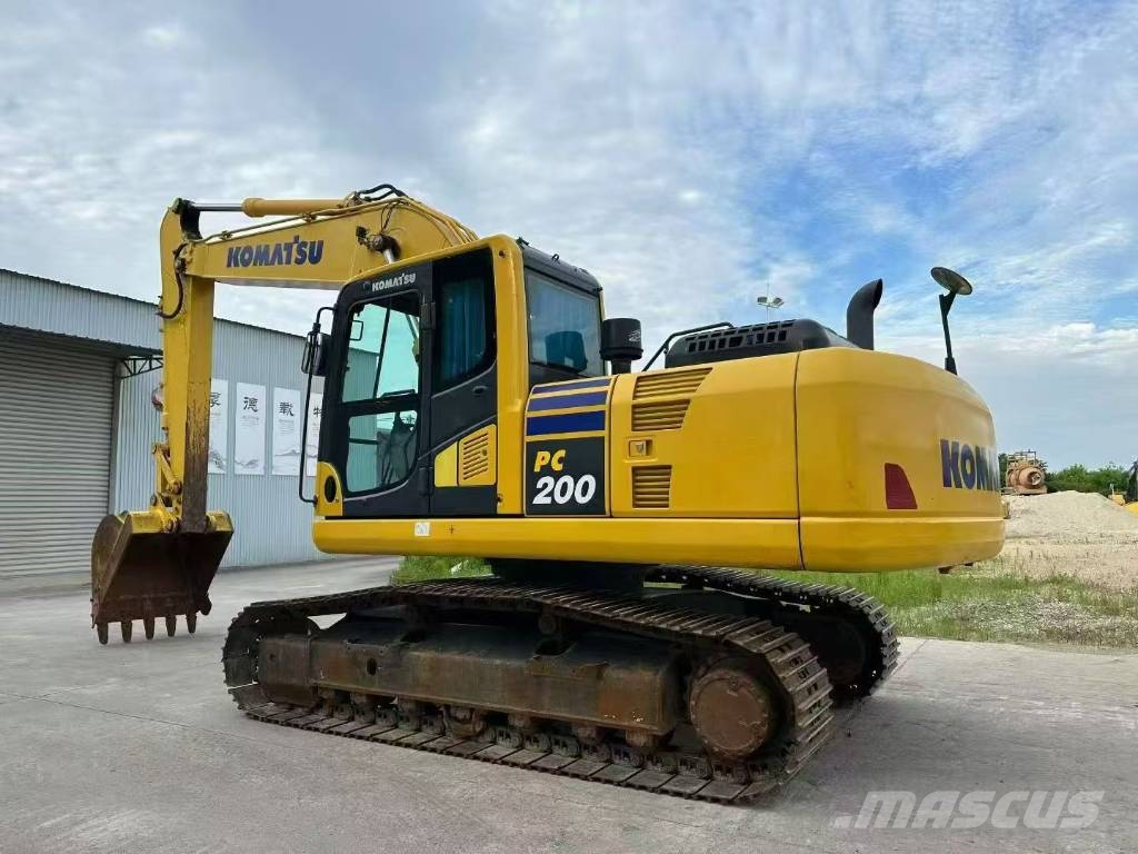 Komatsu PC200 Гусеничні екскаватори