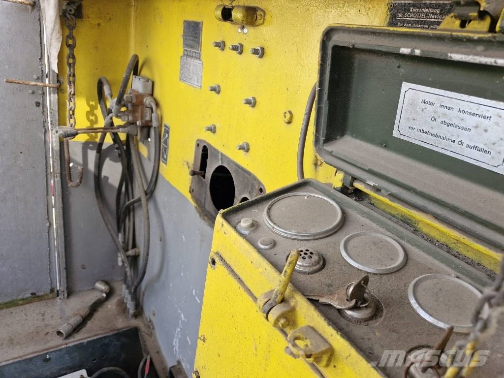 RUHRORTER SCHIFFSWERK BATEAU POUSSEUR RUHRORTER SC Werkboten en pontons