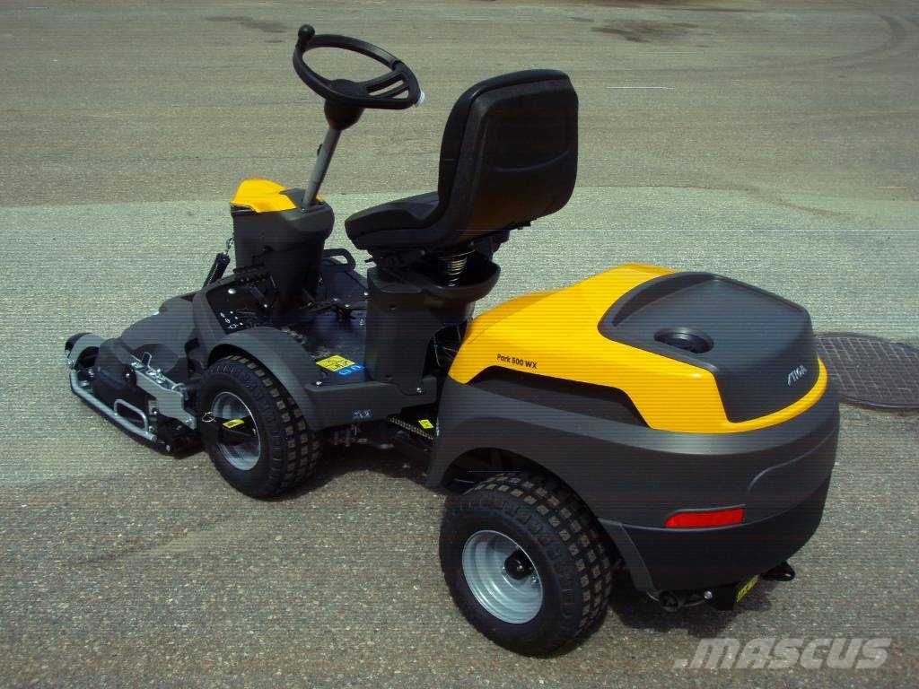 Stiga Park 500 WX med Combi 95 Q Plus Tondeuses montées