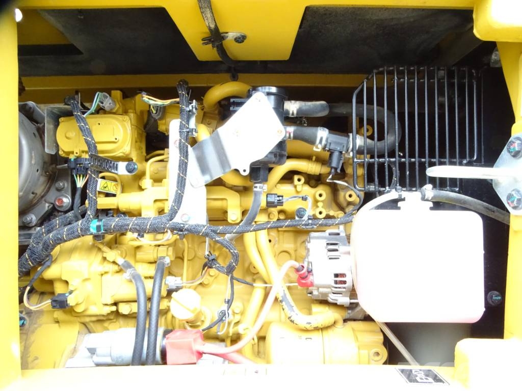 CAT 308 CR Midikaivukoneet 7t - 12t