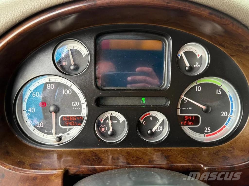 DAF CF 85.460 8X2 EURO 5 - HMF 2620 K4 + FJ600 K4 + RE Camiones polibrazo