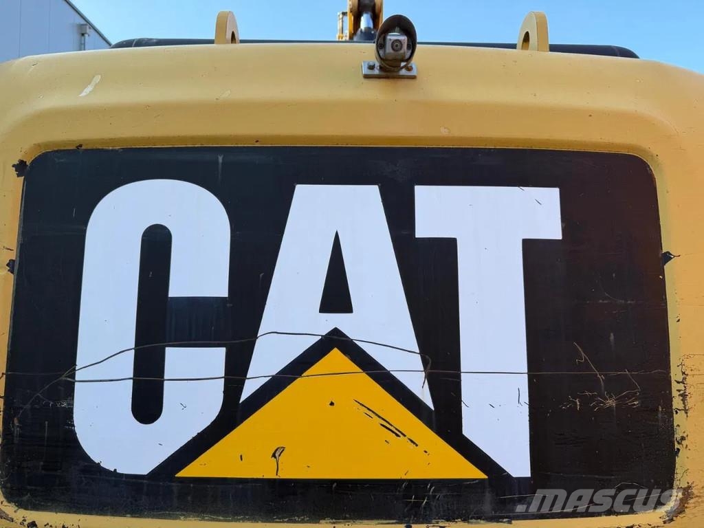CAT 319D Pásová rýpadla