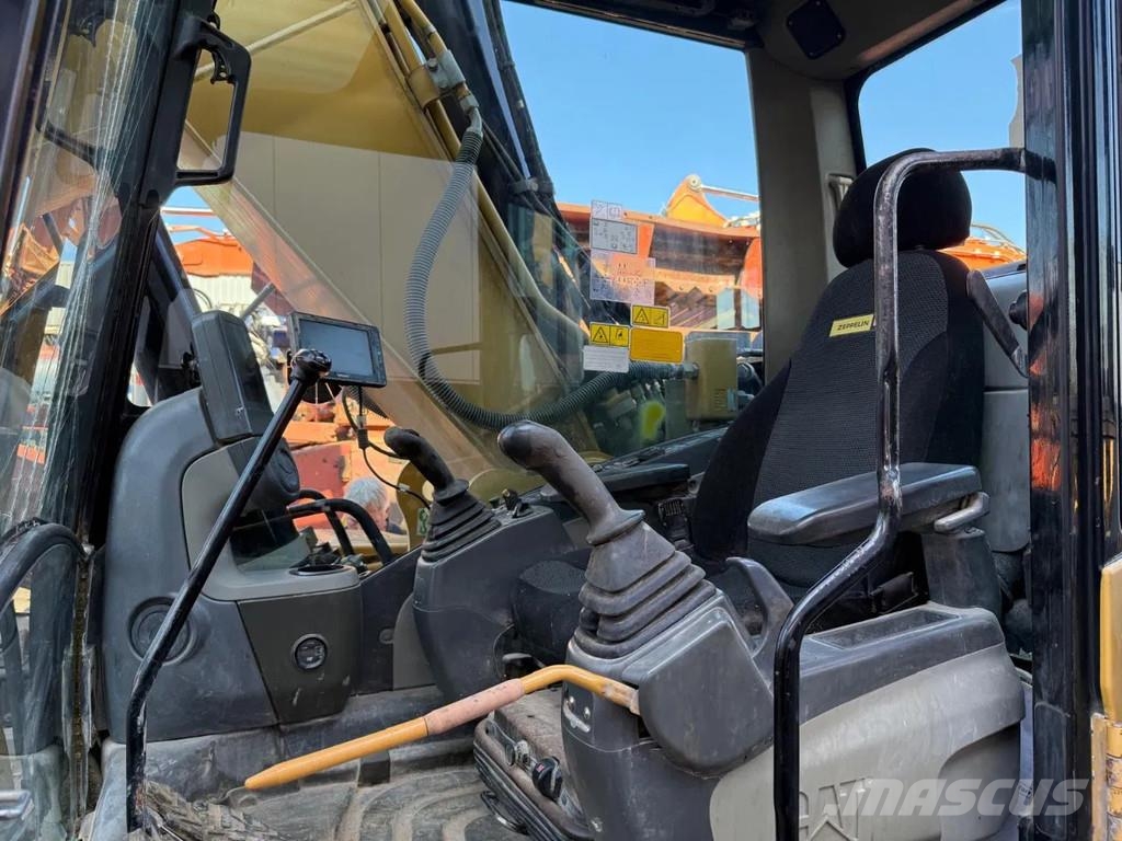 CAT 319D Pásová rýpadla