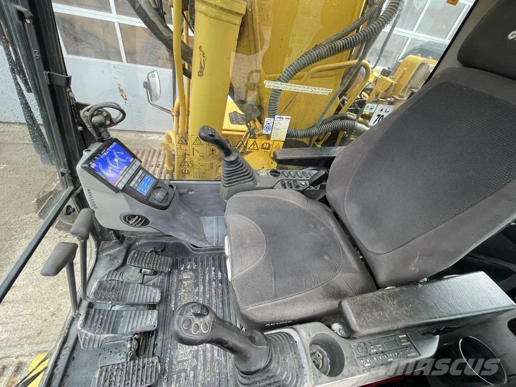 Komatsu PC 290 NLC-10 optional mit Oilquick OQ 7055 Excavadoras sobre orugas