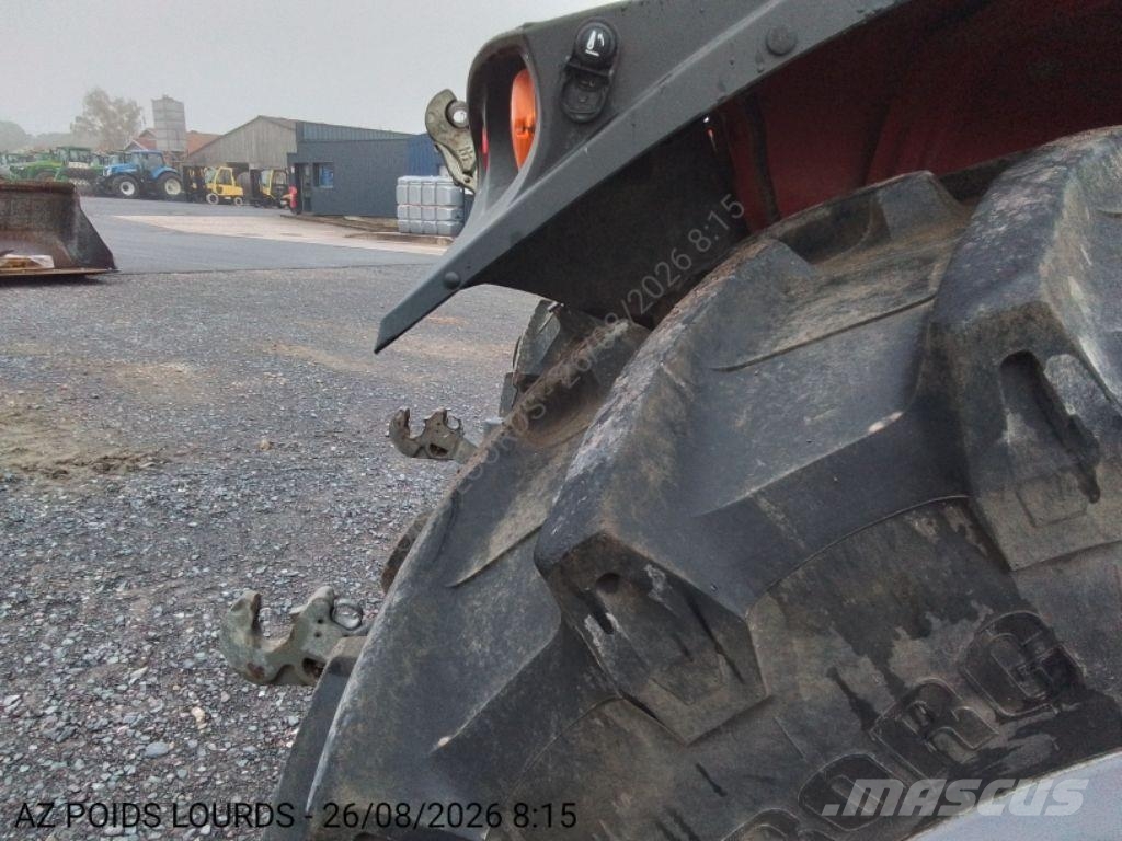 Massey Ferguson 4709 الجرارات