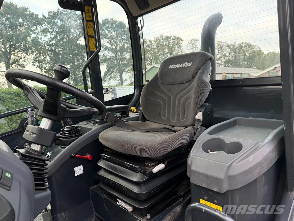 Komatsu WA70 WA 70-7 Wheel loaders