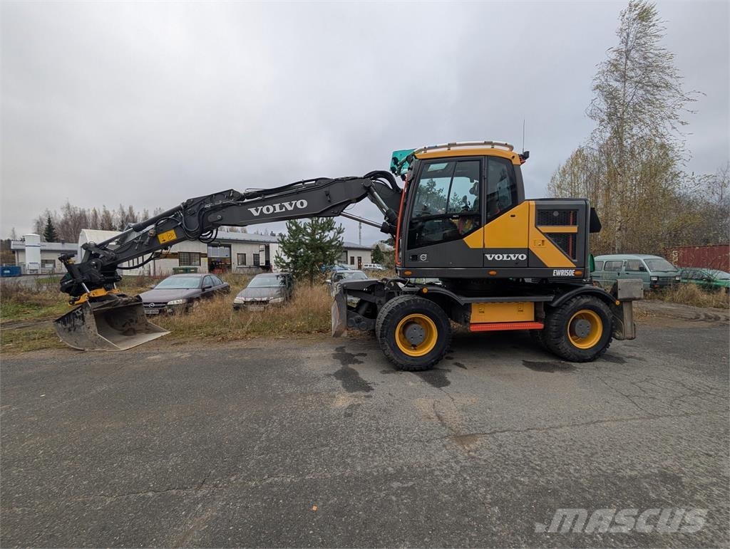 Volvo EWR150 E حفارات بعجل