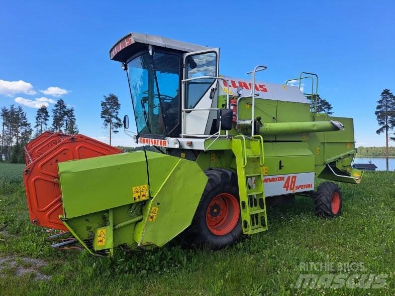 Claas Dominator 48 () Claas Dominator 48