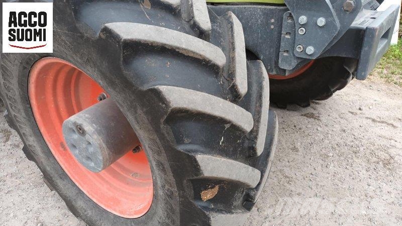 CLAAS 850 AXION HEXASHIFT Traktori