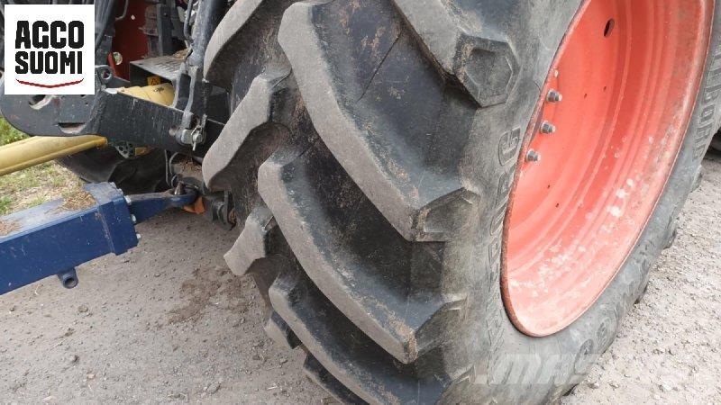 CLAAS 850 AXION HEXASHIFT Traktori