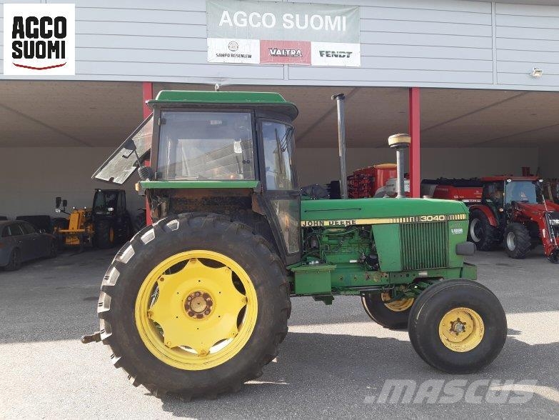 John Deere 3040
