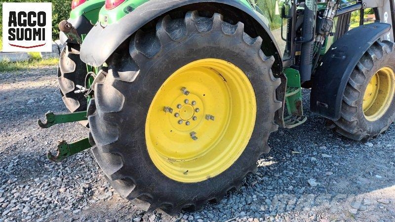 John Deere 6230 Traktory