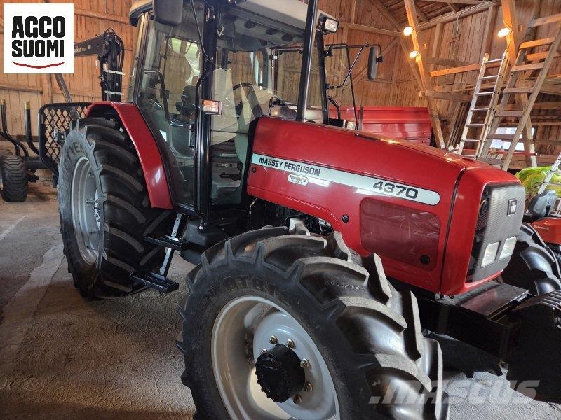 Massey Ferguson 4370 POWER SHUTTLE 24/24 Traktorit