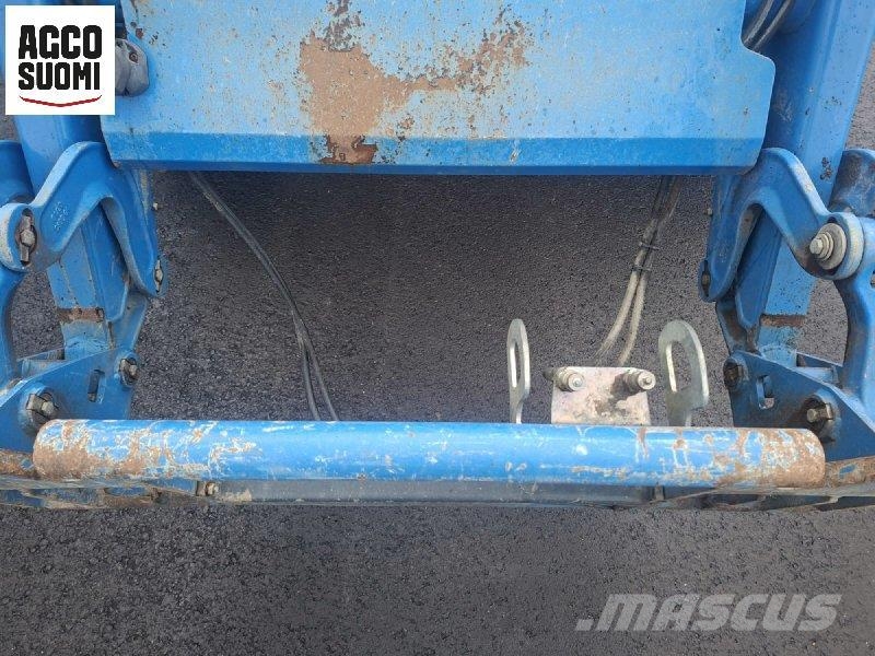 New Holland T6.180 DYNAMIC COMMAND Traktorit