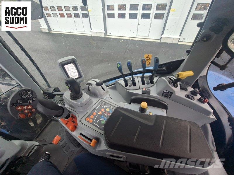 New Holland T6.180 DYNAMIC COMMAND Traktorit