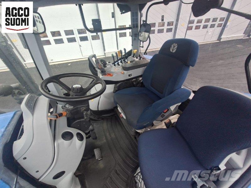 New Holland T6.180 DYNAMIC COMMAND Traktorit