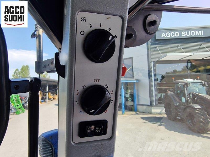 New Holland T7030 AUTOCOMMAND Traktorid