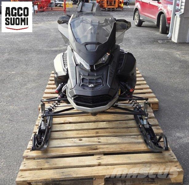 Ski-doo MOOTTORIKELKKA Mach Z 900 Снегоходы