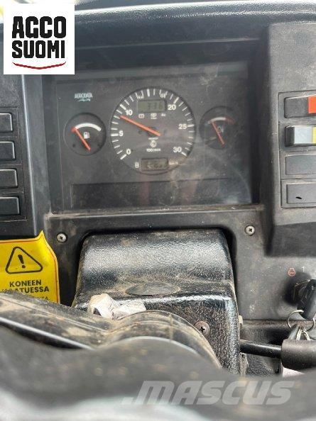 Valtra 8750 MEGA Traktorer